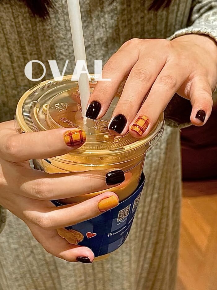 [Cure in 40s with Lamp] Autumn Brown & Yellow Plaid Gel Nail Wraps (Oval Shape) - 20pcs Self-Adhesive, Instant Hardening Nail Tips - Image 2